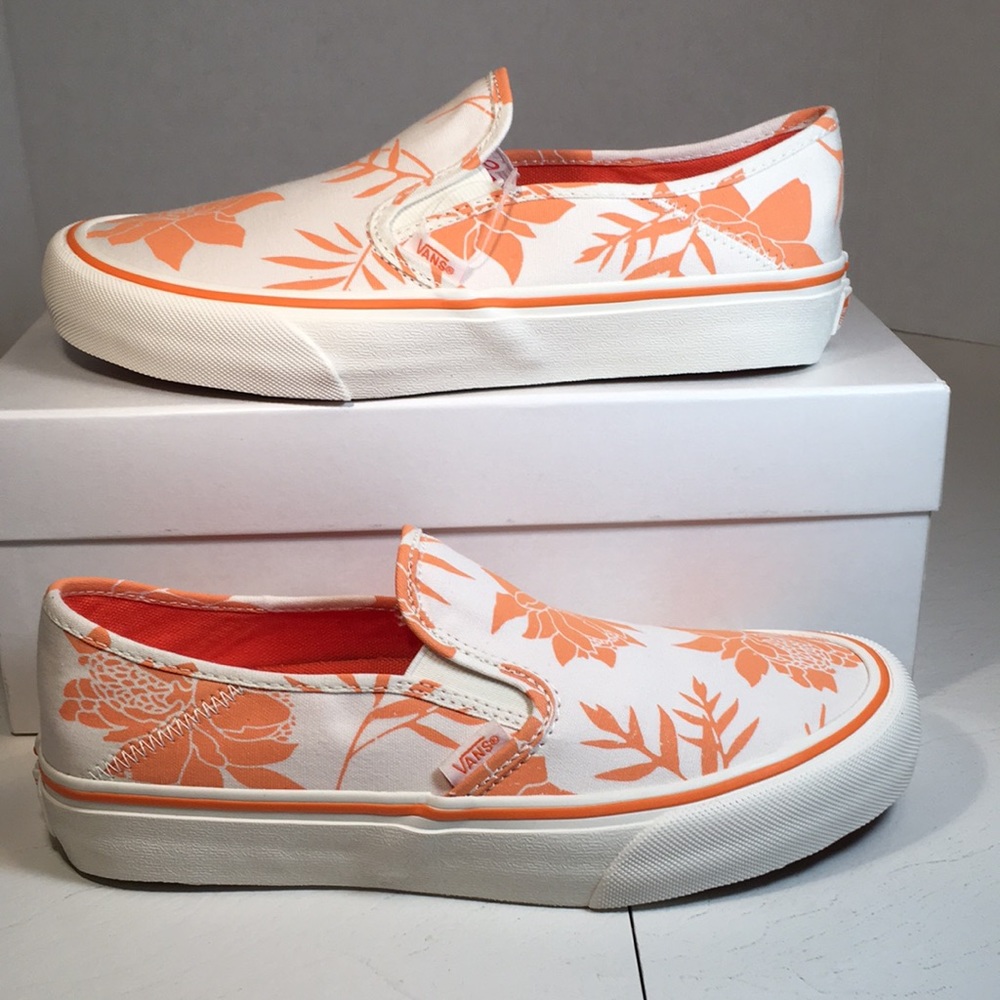 COPY - NWT Vans Classic Slip-Ons SF Floral Women’s 7